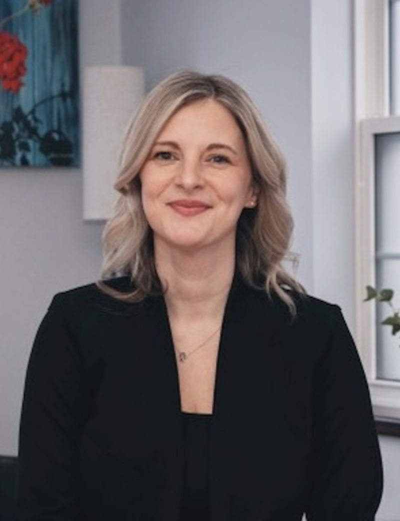 Mrs. Jennifer Earle