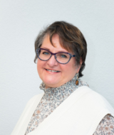 Book an Appointment with Lurline Raposo at Online