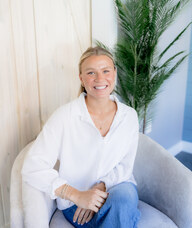 Book an Appointment with Nadia Stinson for NEW CLIENTS - Psychotherapy Consultation